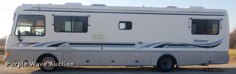 image for item HX9046 1996 Beaver Motor Coaches Monterey  RV
