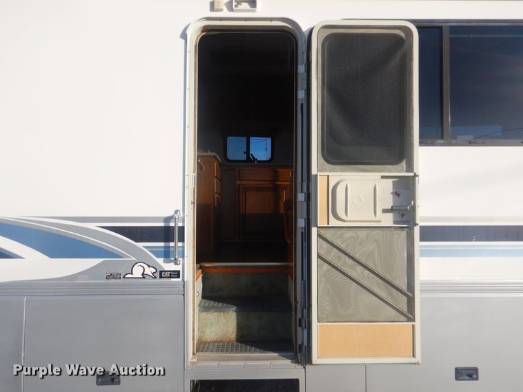 image for item HX9046 1996 Beaver Motor Coaches Monterey  RV