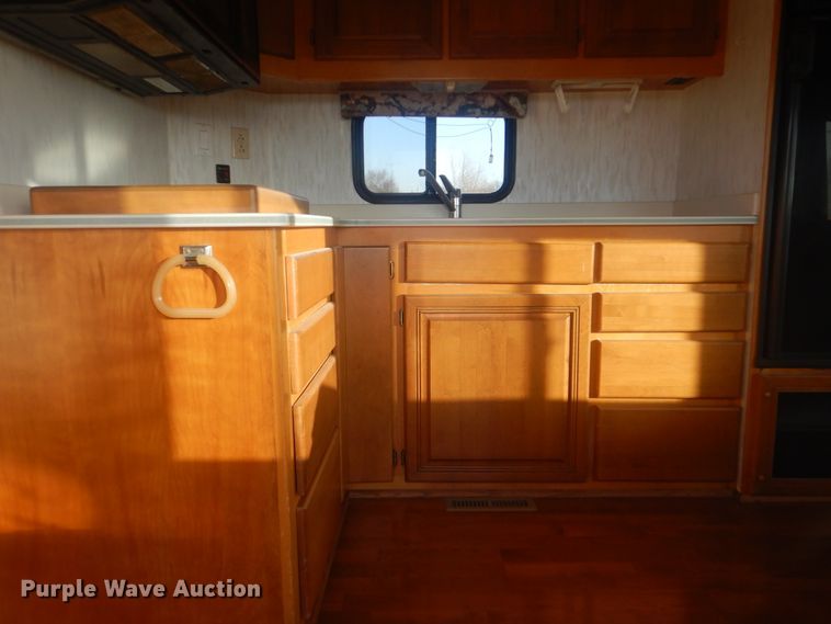 image for item HX9046 1996 Beaver Motor Coaches Monterey  RV