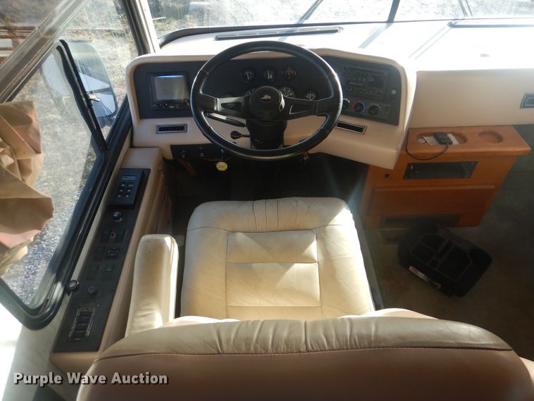 image for item HX9046 1996 Beaver Motor Coaches Monterey  RV