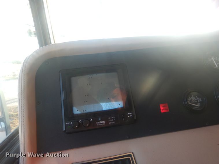 image for item HX9046 1996 Beaver Motor Coaches Monterey  RV