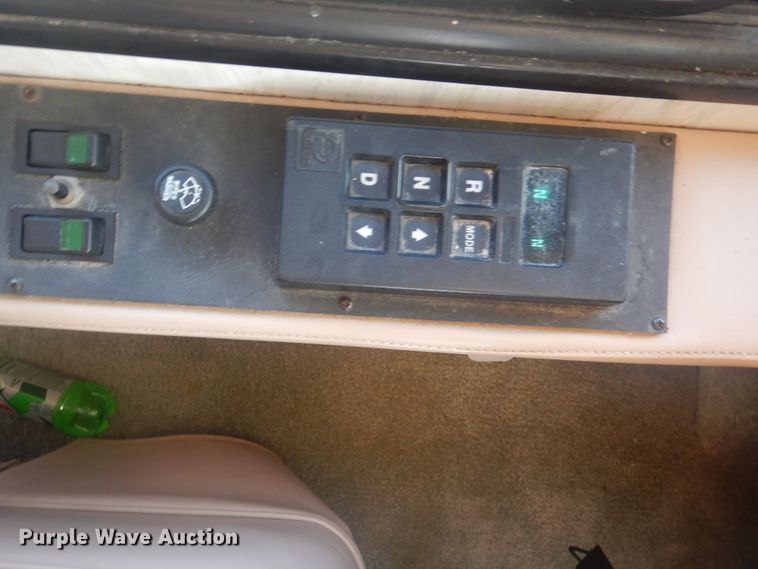 image for item HX9046 1996 Beaver Motor Coaches Monterey  RV