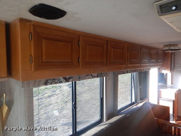 image for item HX9046 1996 Beaver Motor Coaches Monterey  RV