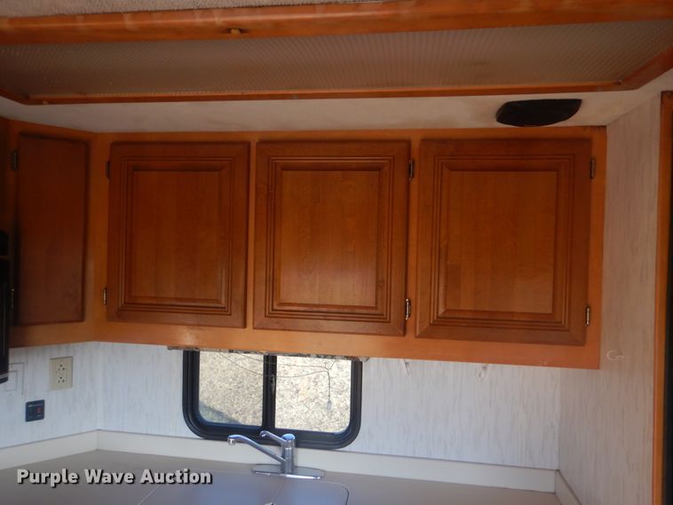 image for item HX9046 1996 Beaver Motor Coaches Monterey  RV