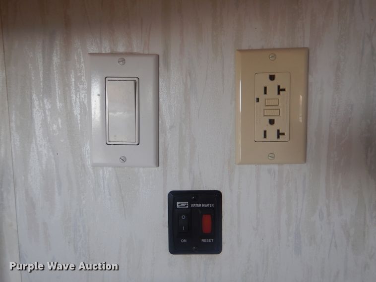 image for item HX9046 1996 Beaver Motor Coaches Monterey  RV