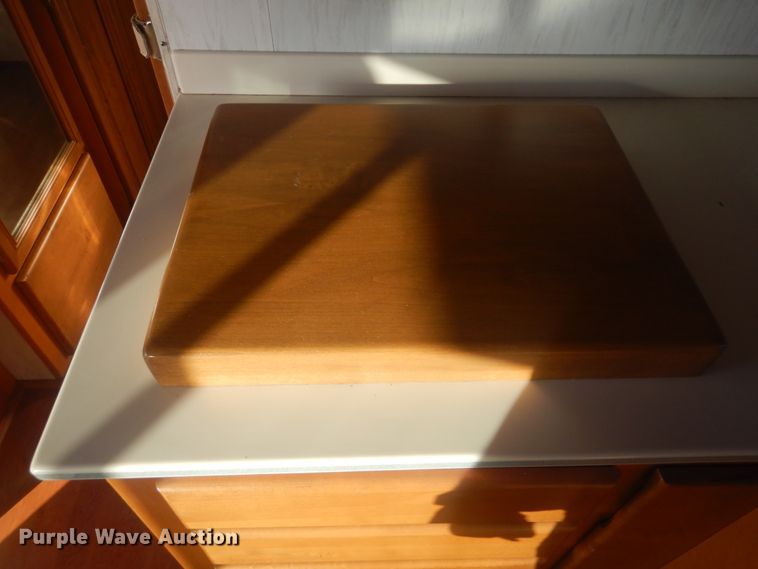 image for item HX9046 1996 Beaver Motor Coaches Monterey  RV