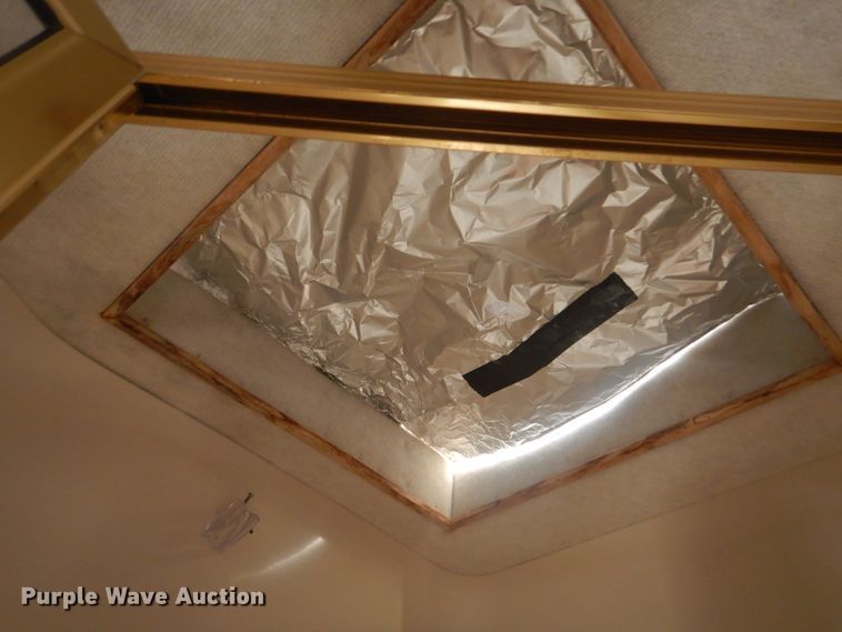 image for item HX9046 1996 Beaver Motor Coaches Monterey  RV