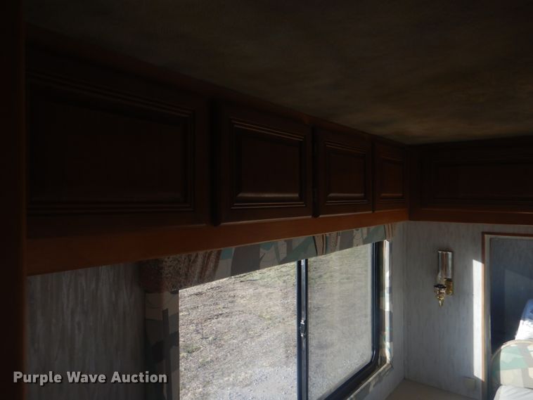 image for item HX9046 1996 Beaver Motor Coaches Monterey  RV