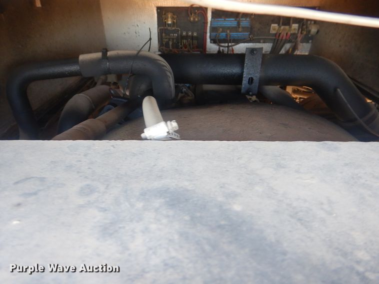 image for item HX9046 1996 Beaver Motor Coaches Monterey  RV