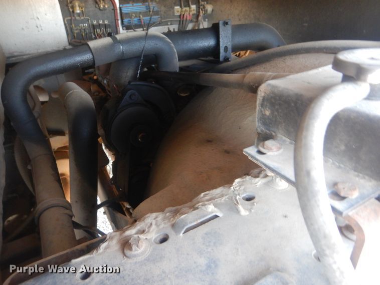 image for item HX9046 1996 Beaver Motor Coaches Monterey  RV