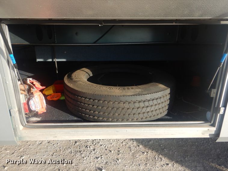 image for item HX9046 1996 Beaver Motor Coaches Monterey  RV