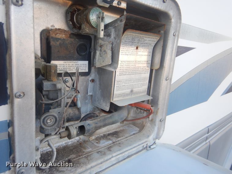 image for item HX9046 1996 Beaver Motor Coaches Monterey  RV