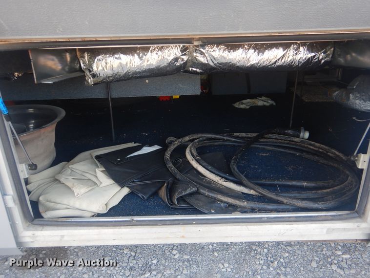 image for item HX9046 1996 Beaver Motor Coaches Monterey  RV