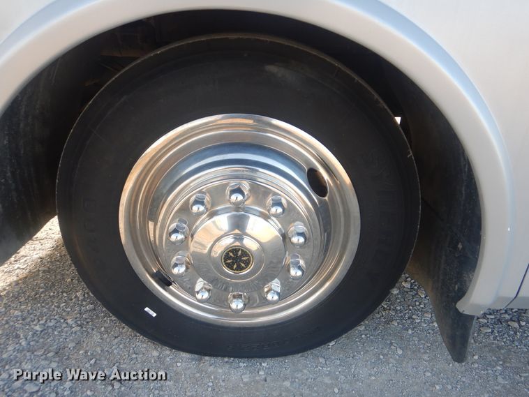 image for item HX9046 1996 Beaver Motor Coaches Monterey  RV