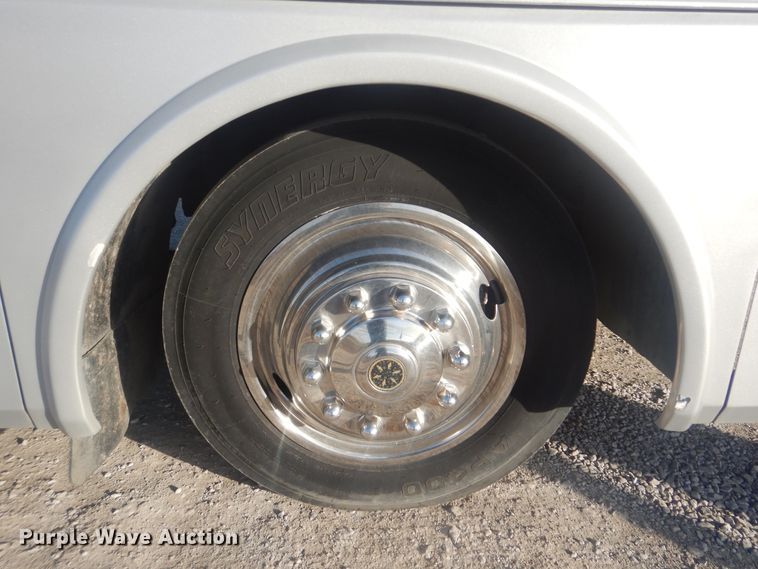 image for item HX9046 1996 Beaver Motor Coaches Monterey  RV