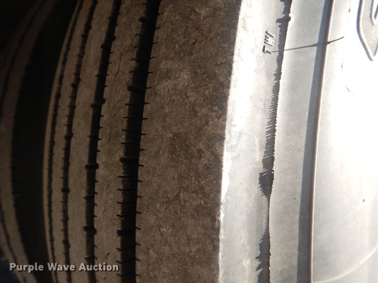 image for item HX9046 1996 Beaver Motor Coaches Monterey  RV