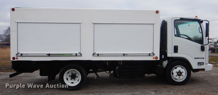 image for item HX9089 2012 Isuzu NPR  sprayer truck