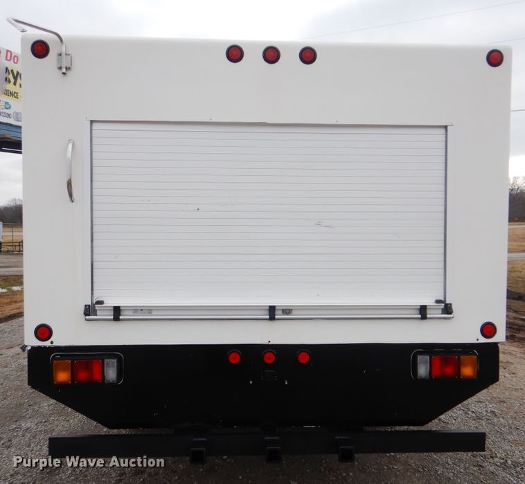 image for item HX9089 2012 Isuzu NPR  sprayer truck