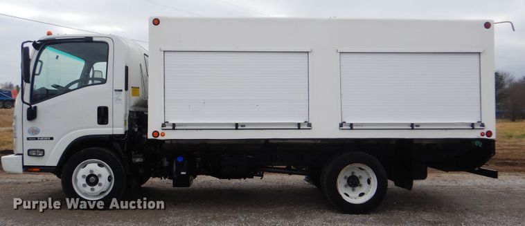 image for item HX9089 2012 Isuzu NPR  sprayer truck