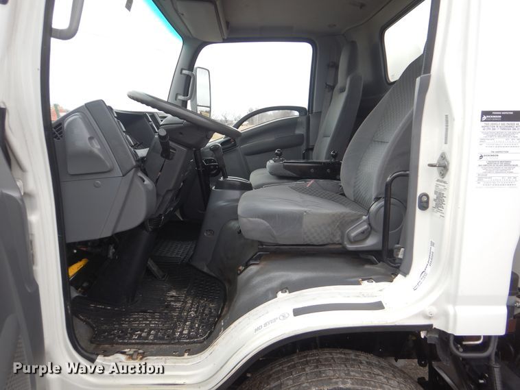 image for item HX9089 2012 Isuzu NPR  sprayer truck