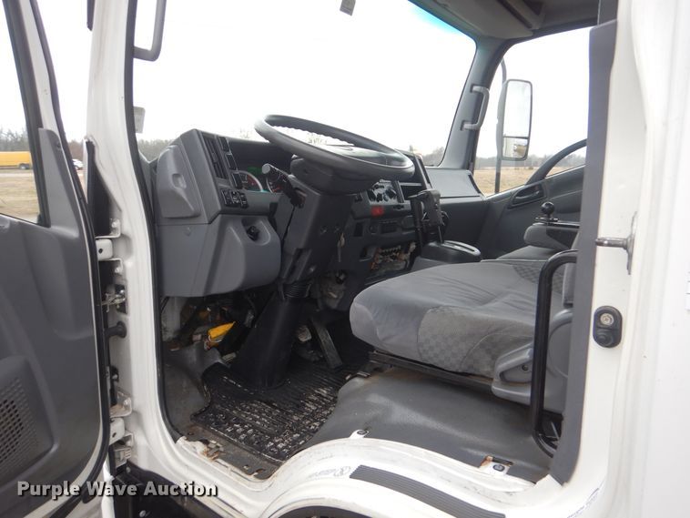 image for item HX9089 2012 Isuzu NPR  sprayer truck
