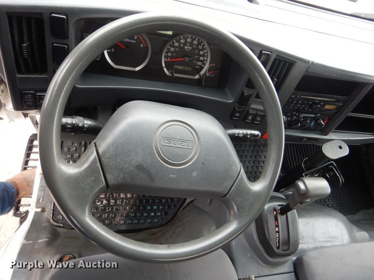 image for item HX9089 2012 Isuzu NPR  sprayer truck