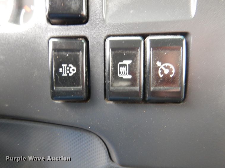 image for item HX9089 2012 Isuzu NPR  sprayer truck