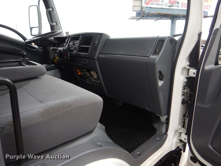 image for item HX9089 2012 Isuzu NPR  sprayer truck