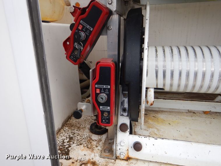 image for item HX9089 2012 Isuzu NPR  sprayer truck