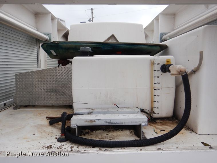 image for item HX9089 2012 Isuzu NPR  sprayer truck