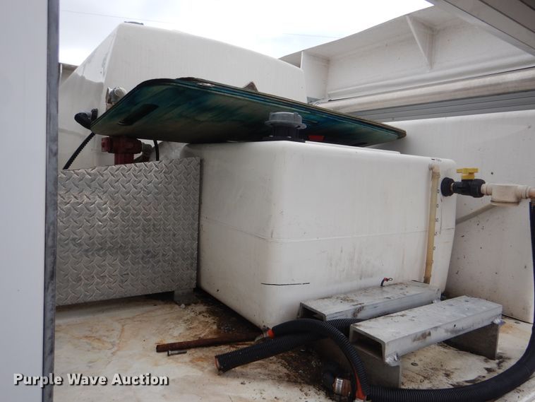 image for item HX9089 2012 Isuzu NPR  sprayer truck