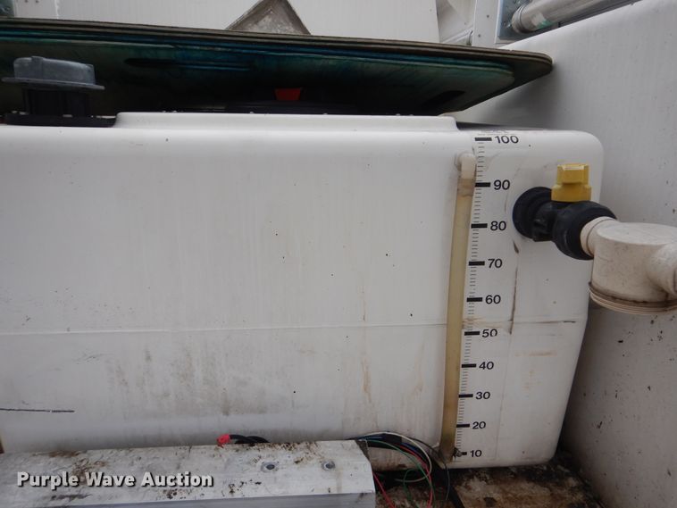 image for item HX9089 2012 Isuzu NPR  sprayer truck