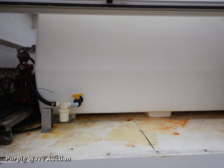 image for item HX9089 2012 Isuzu NPR  sprayer truck