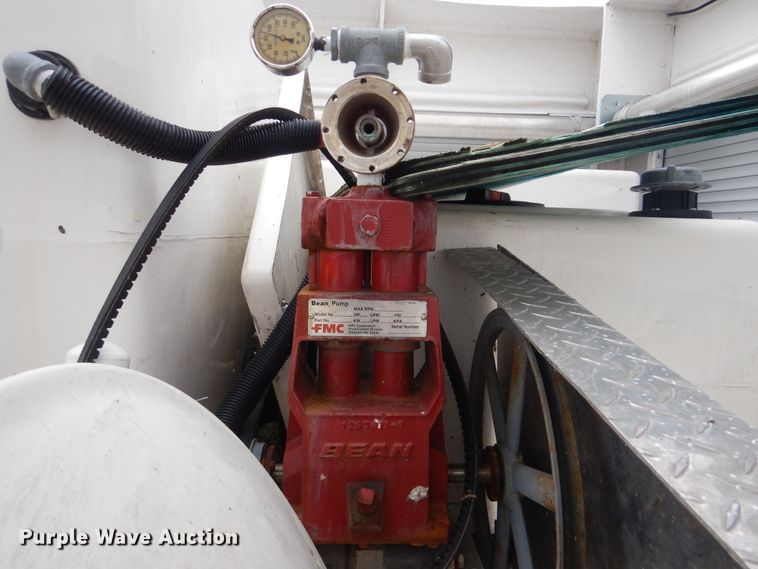 image for item HX9089 2012 Isuzu NPR  sprayer truck