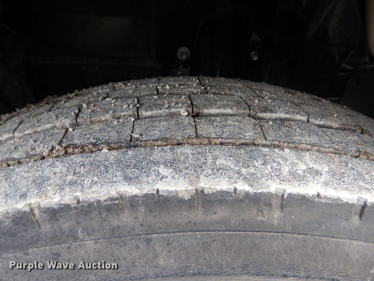 image for item HX9089 2012 Isuzu NPR  sprayer truck