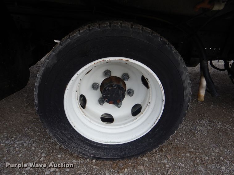 image for item HX9089 2012 Isuzu NPR  sprayer truck