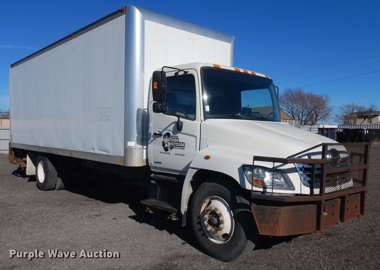 image for item IG9002 2007 Hino 268  box truck