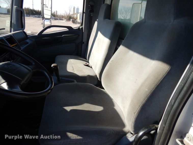 image for item IG9002 2007 Hino 268  box truck