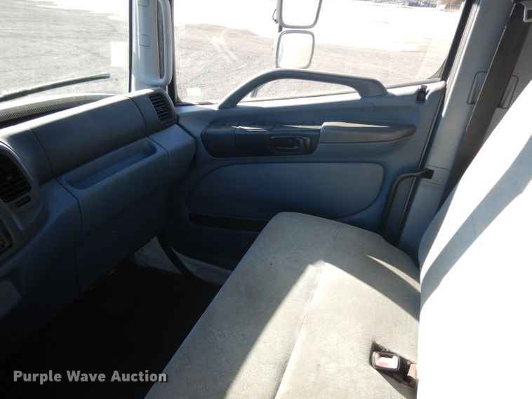 image for item IG9002 2007 Hino 268  box truck