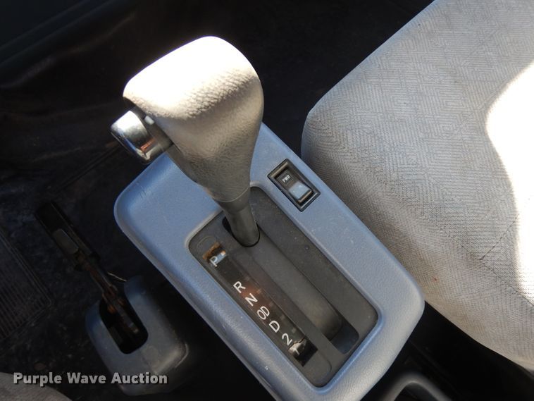 image for item IG9002 2007 Hino 268  box truck