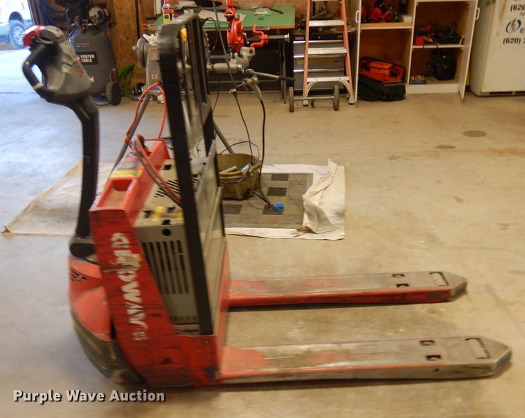 image for item IG9096 Raymond 102T-F45L pallet jack