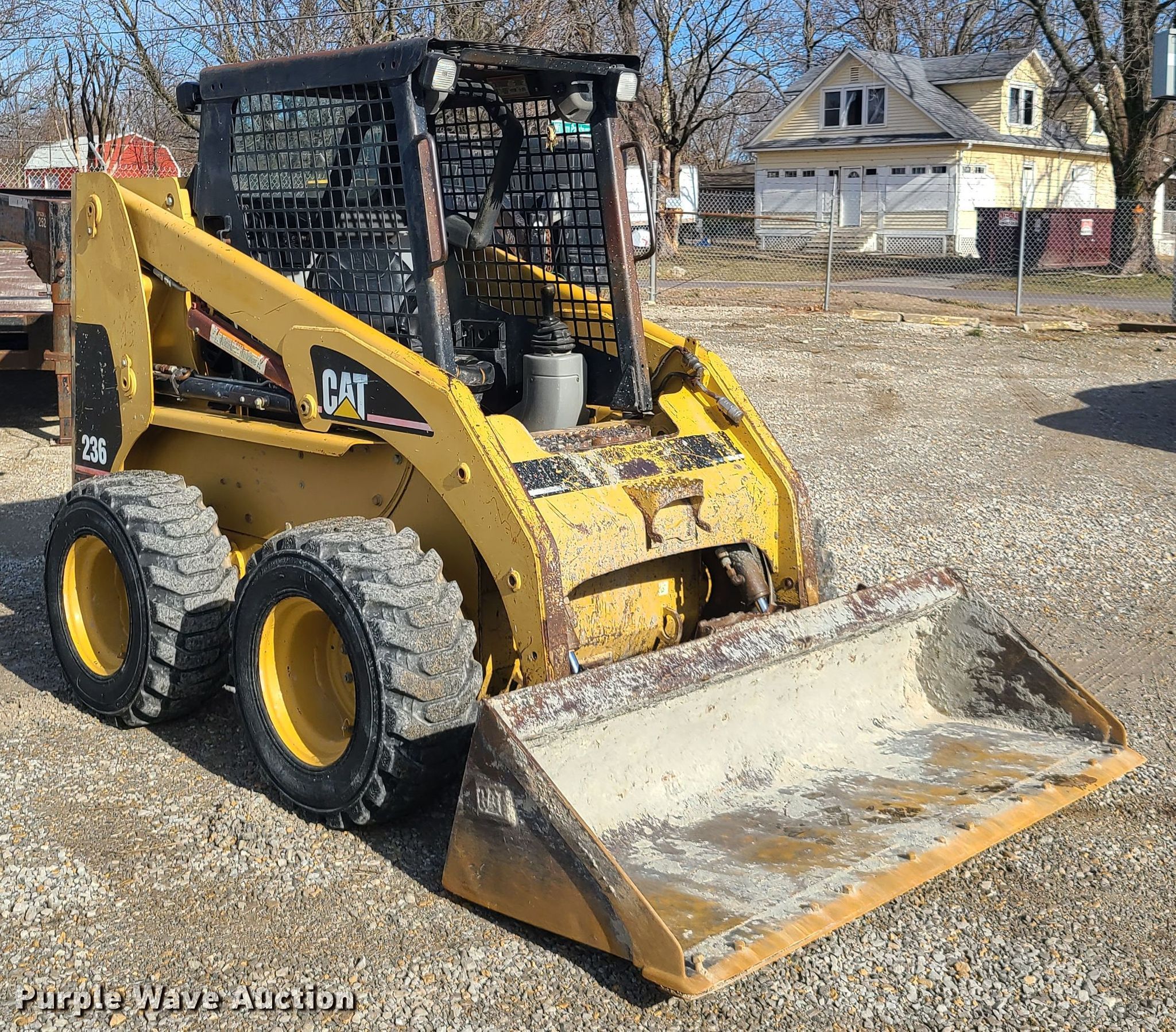 1999 Caterpillar 236 skid steer in Sedalia, MO | Item GY9664 sold