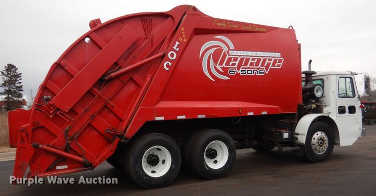 image for item AF9901 1999 Volvo Xpeditor  refuse truck