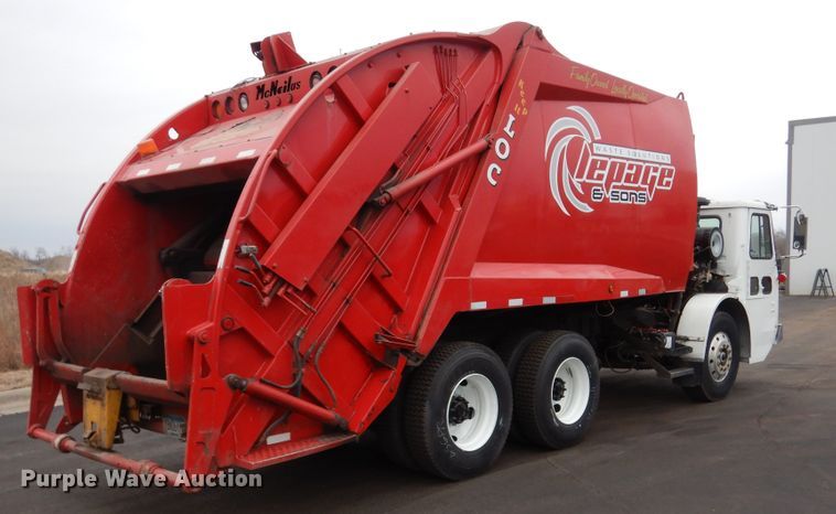 image for item AF9901 1999 Volvo Xpeditor  refuse truck