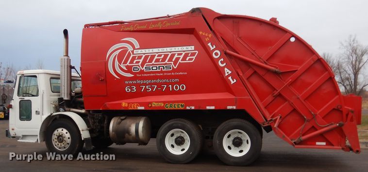 image for item AF9901 1999 Volvo Xpeditor  refuse truck