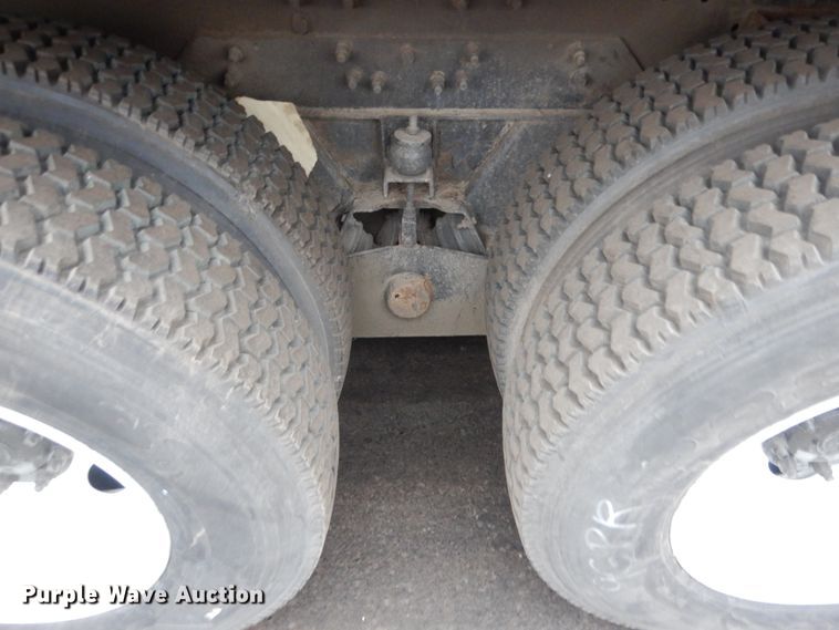 image for item AF9901 1999 Volvo Xpeditor  refuse truck