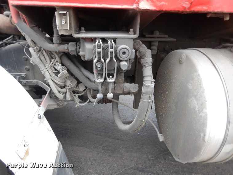 image for item AF9901 1999 Volvo Xpeditor  refuse truck