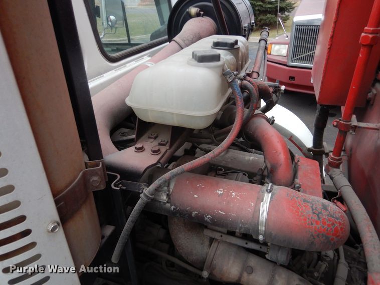 image for item AF9901 1999 Volvo Xpeditor  refuse truck