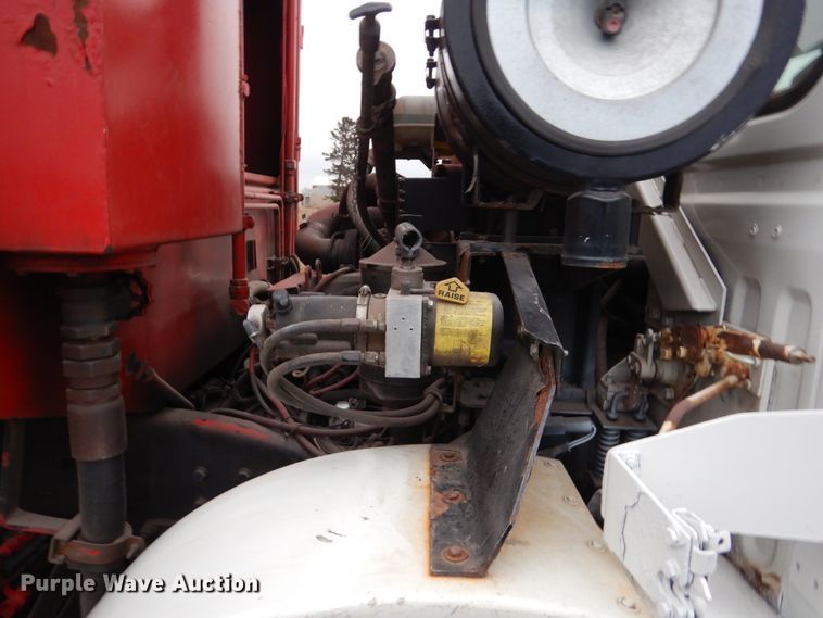 image for item AF9901 1999 Volvo Xpeditor  refuse truck