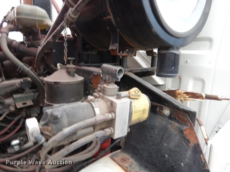 image for item AF9901 1999 Volvo Xpeditor  refuse truck